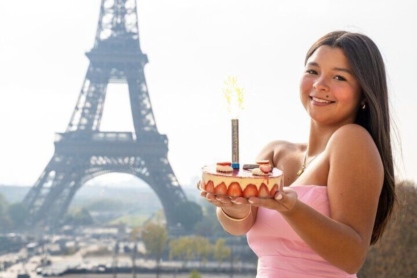 Photo Session in Paris - Photographer at the Eiffel Tower 