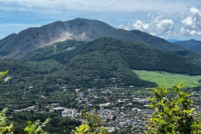 Traverse Outer Rim of Hakone Caldera and Enjoy Onsen Hiking Tour