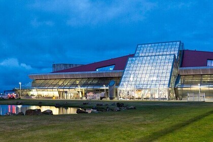 Private Transfer Reykjavik to Keflavik Airport