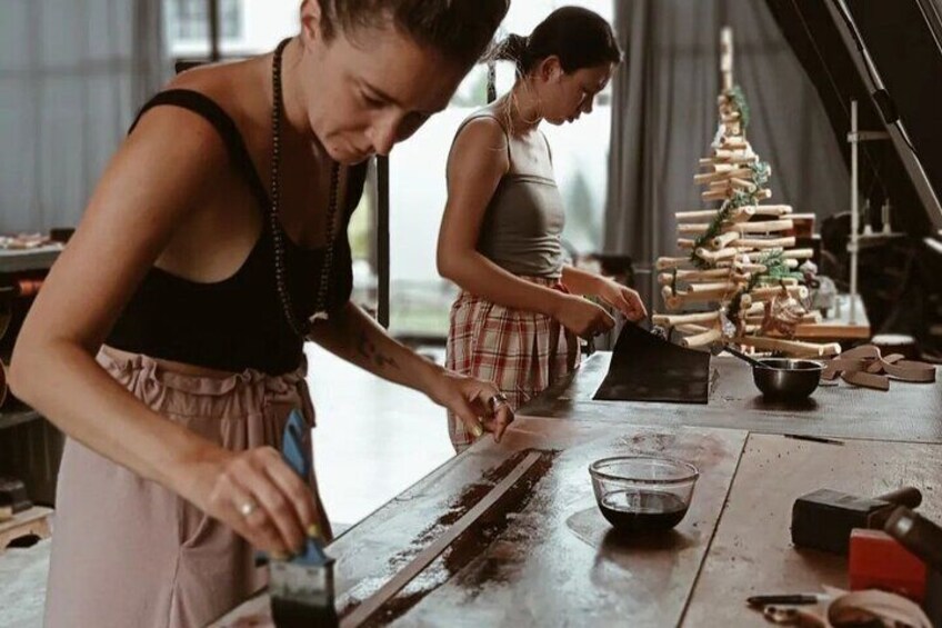 Bali Leather Craft Workshop - 6 hours ( canggu / seminyak)