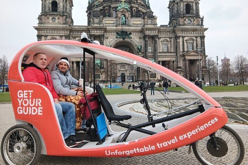 Individual City Tour - 
Rickshaw Sightseeing in Berlin