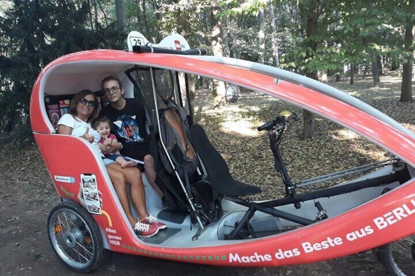 Individual City Tour -
Rickshaw Sightseeing in Berlin