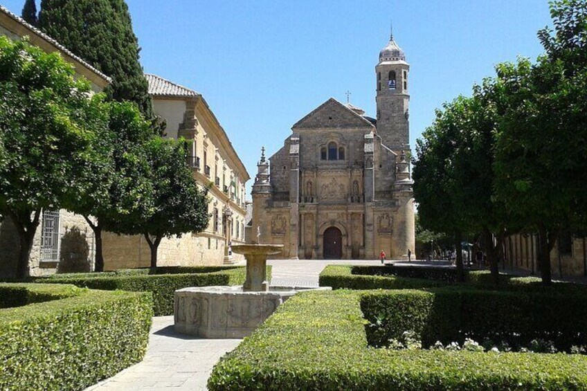 General view of Vasquez de Molina Square