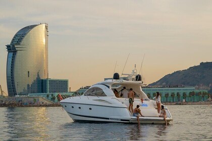 Private Sunseeker Luxury Yacht Tour in Barcelona