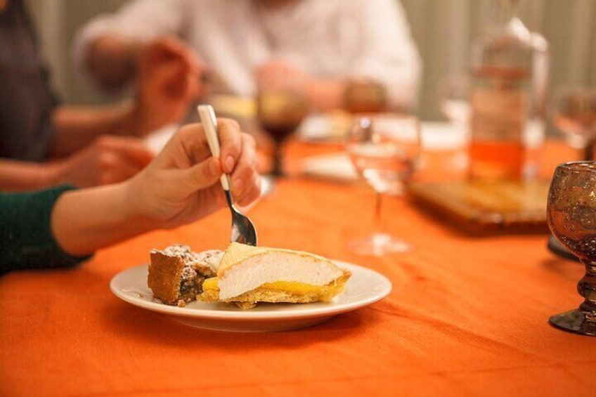 share a traditional meal with licauw