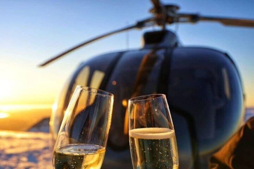 Helicopter Tour on Lake Como with Stop for Aperitif