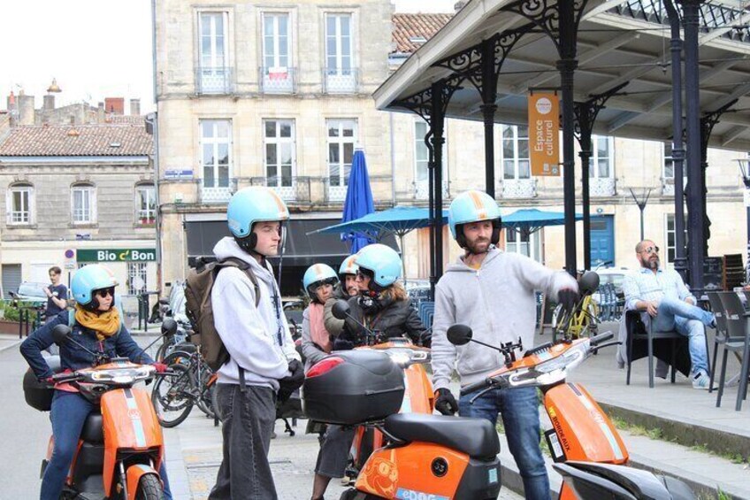 2h Medieval Bordeaux History by electric 50cc Motorbike