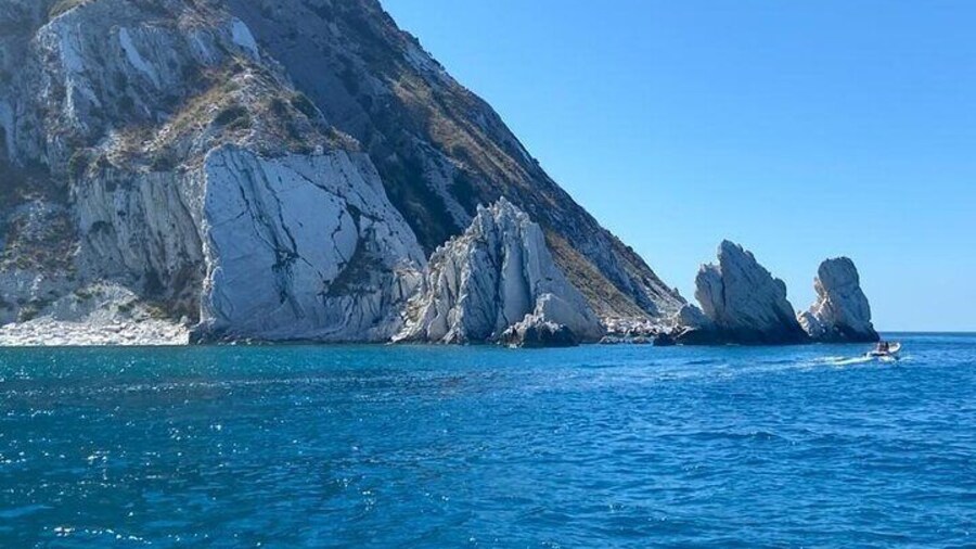 Private tour of the Conero Riviera on a sailing boat