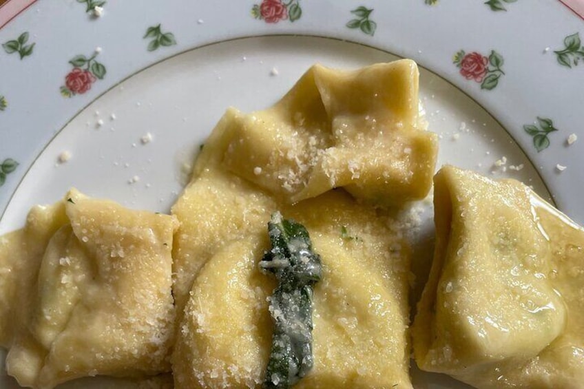 We will prepare Tortelloni typical handmade pasta of Bologna