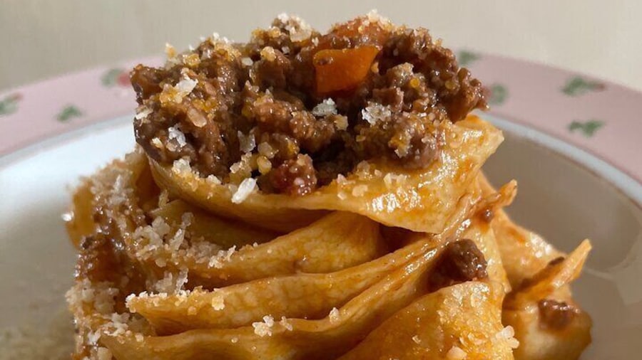 Tagliatelle with ragù Bolognese. We will do together