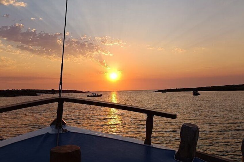 Semi-Private Half Day/Sunset cruise