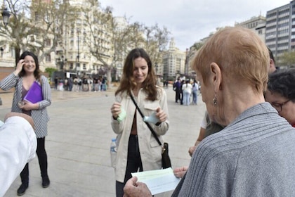 Private Walking Tour of Games and History in the Centre of Valencia