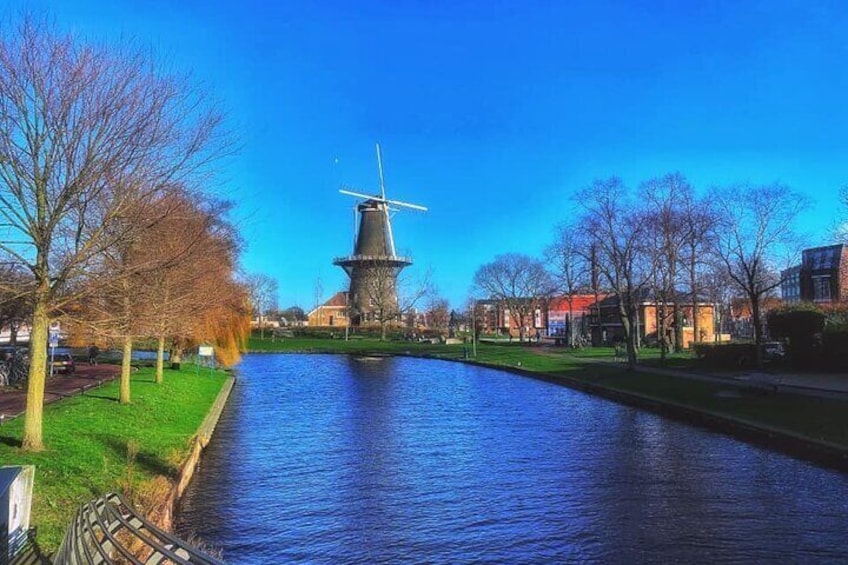 WIndmills are a common sight during our Dutch polder and windmill walking tour