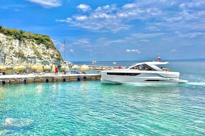 Private boat tour from Naples to Capri+Amalfi Coast JEANNEAU DB43
