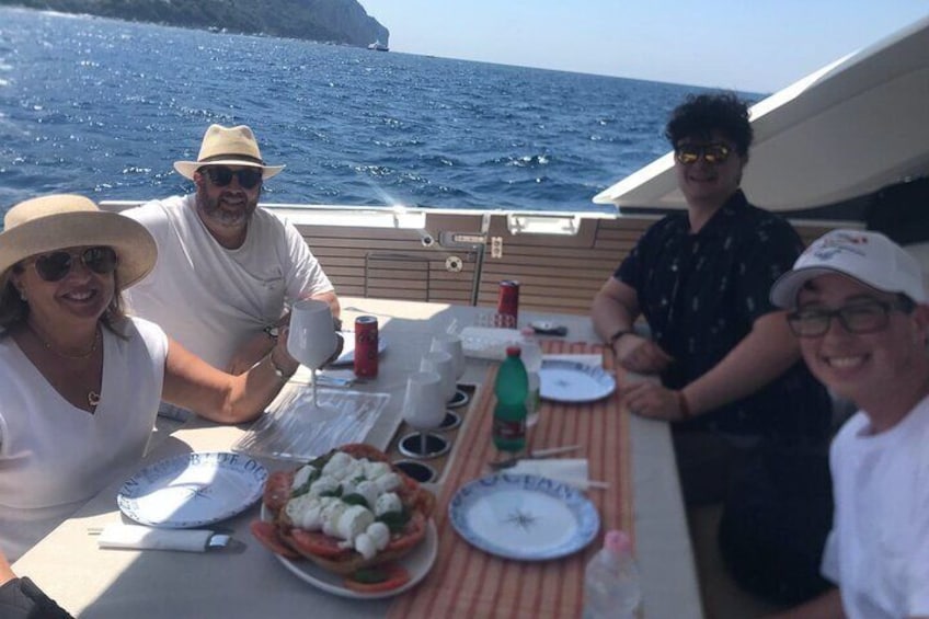Full Day Private Boat Tour to Capri Positano and Sorrento