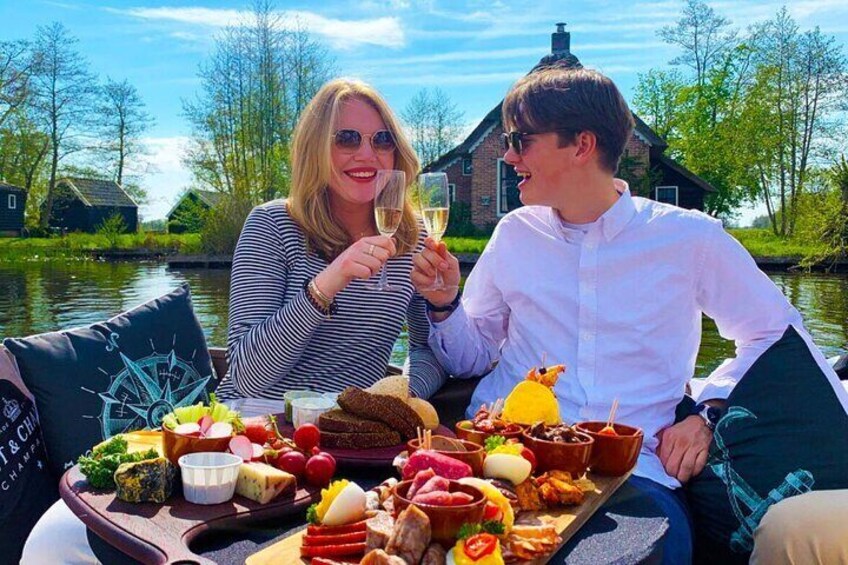 Private Canal Cruise through Giethoorn