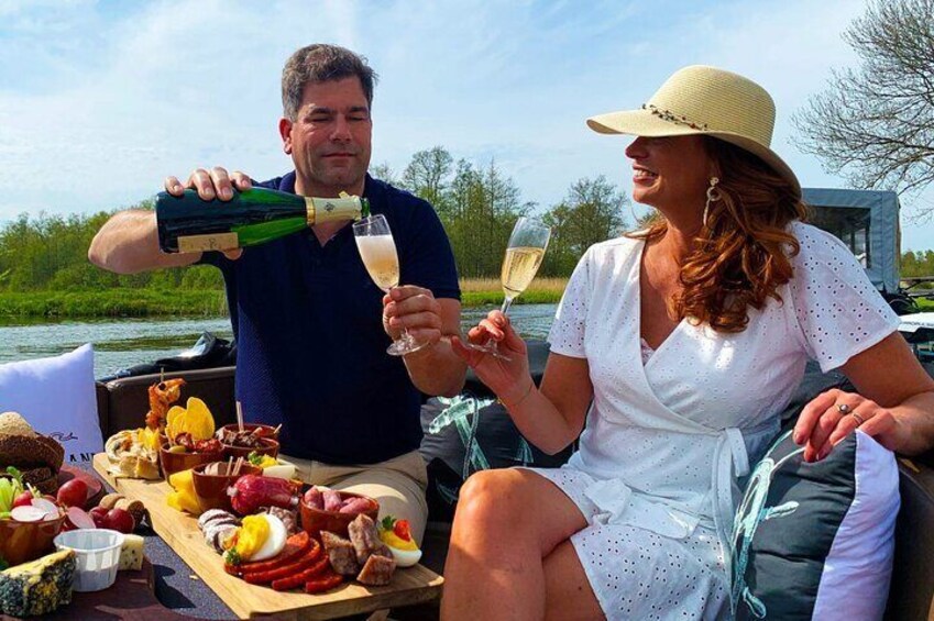 Private Canal Cruise through Giethoorn