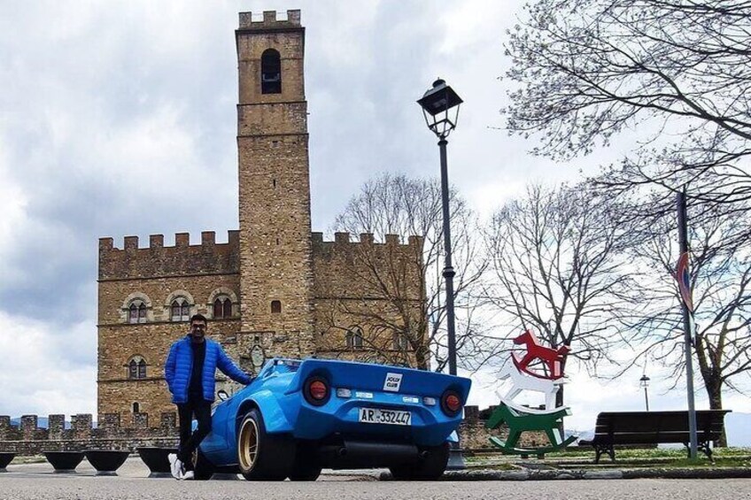 Half-Day Private Guided Tour with Classic Vintage Cars in Tuscany