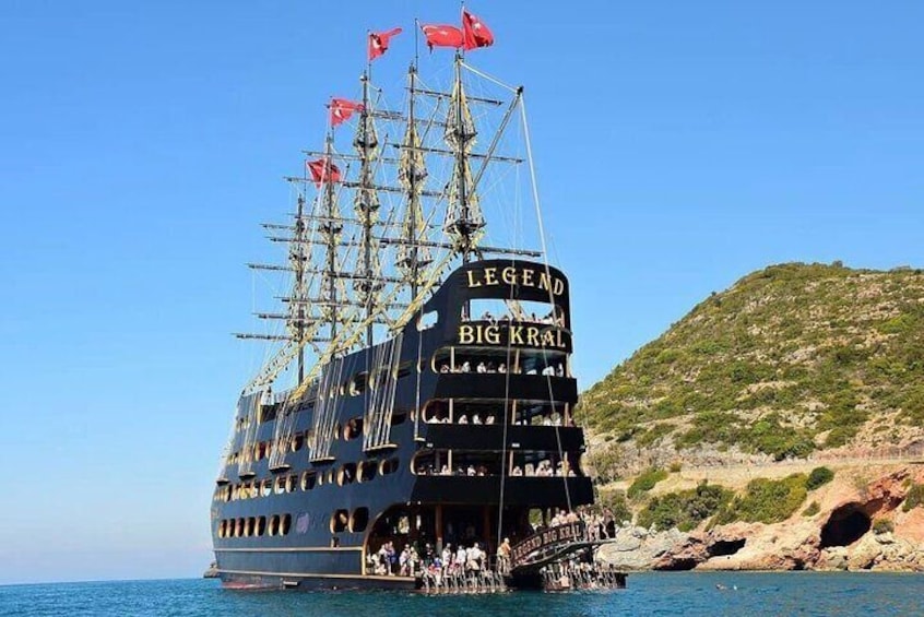 6-Hour Legend Big Kral Boat Tour in Alanya