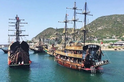 Alanya Pirate Boat Tour with Lunch, Soft Drinks & Transfer