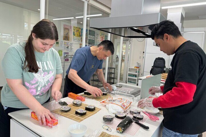 Cute Sushi Roll Cooking Class in Japan