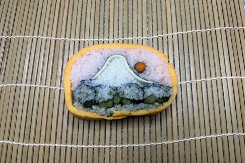 Cute Sushi Roll Cooking Class in Japan