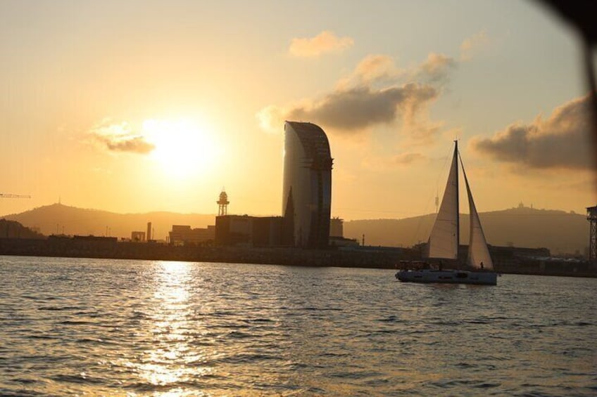 2hrs Private Sailing Tour in Barcelona with Skipper