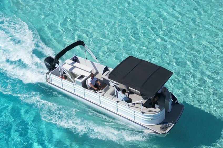 Private Lagoon Tour on a Prestigious Pontoon Boat in Bora Bora