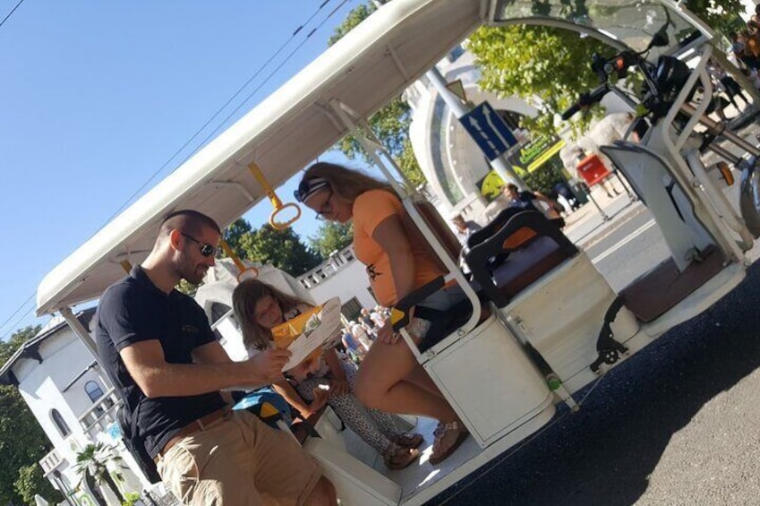 Private Sightseeing Tour using Electric Tuk Tuk Ride in Budapest