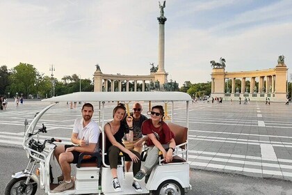 Private Sightseeing Tour using Electric Tuk Tuk Ride in Budapest