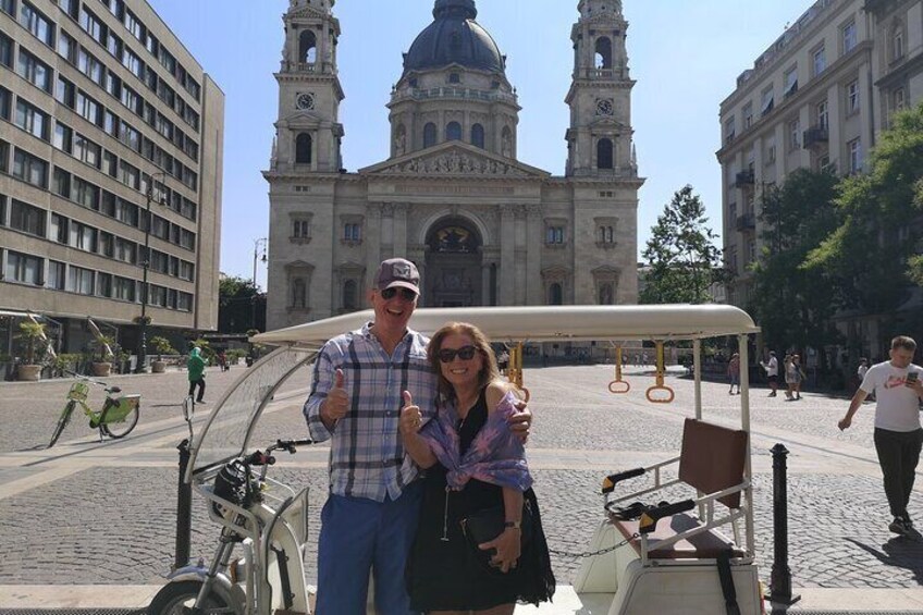 Private Sightseeing Tour using Electric Tuk Tuk Ride in Budapest 