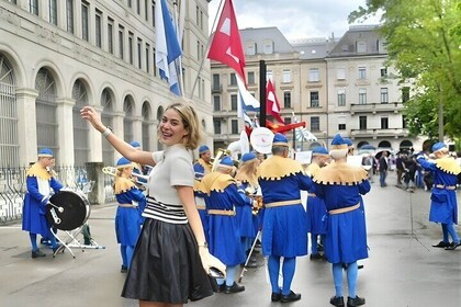 Zurich 3-in-1 City Walking Tour with Photoshoot & Flavours