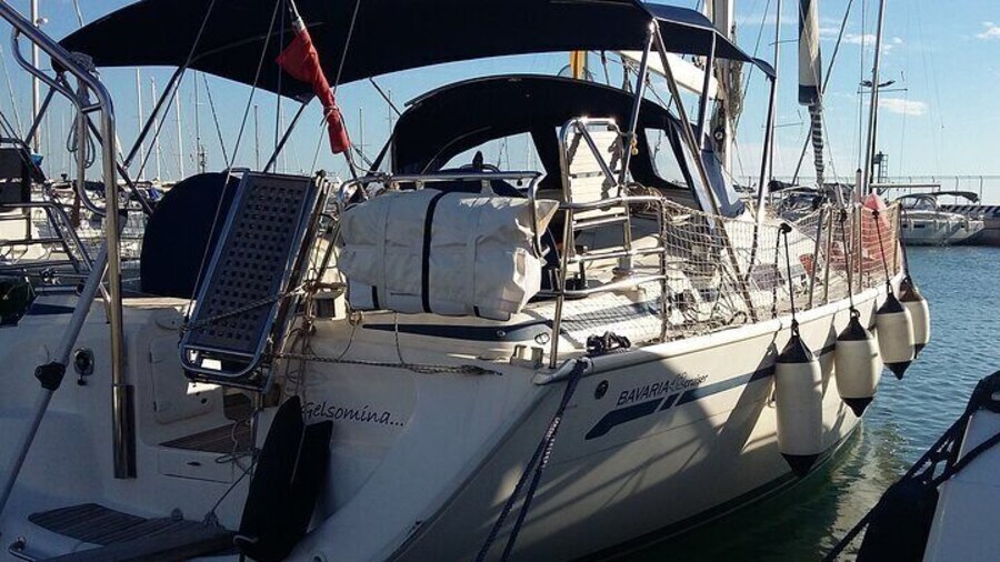 Activities on the Amalfi coast with a sailing boat