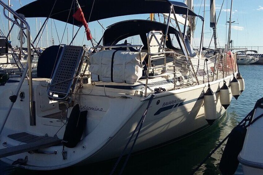 Activities on the Amalfi coast with a sailing boat