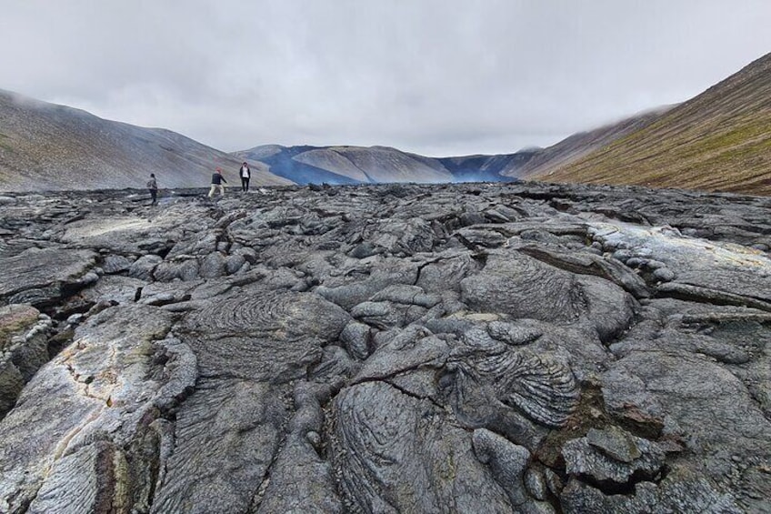 Reykjanes Peninsula Private Volcano Hike and Sky Lagoon Spa Tour