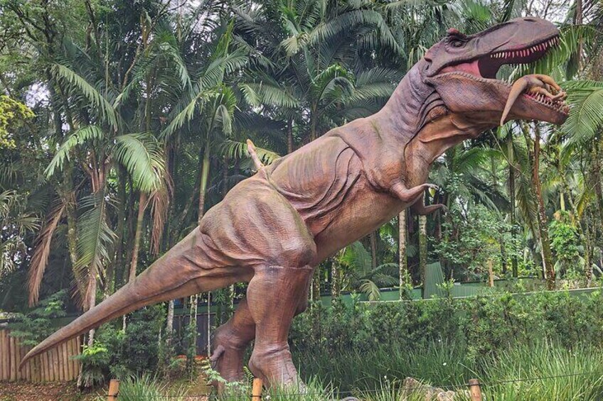 9 species of life-size dinosaurs