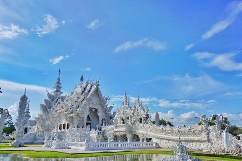 Full Day Chiang Rai 3 Temples White, Blue,Big Bhudha Temples