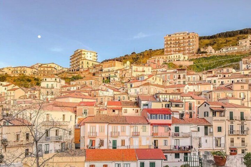 Private Walking Tour Guided by a Local in Pizzo Calabro