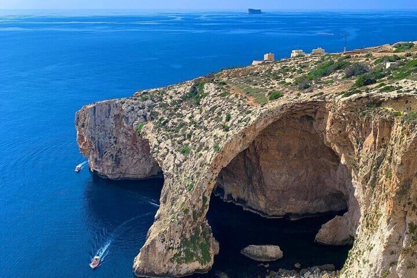 Blue Grotto (il-hnejja)