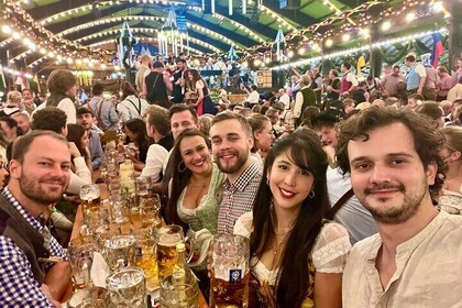 Oktoberfest Munich Tour incl. Table Reservation, Food & Drinks