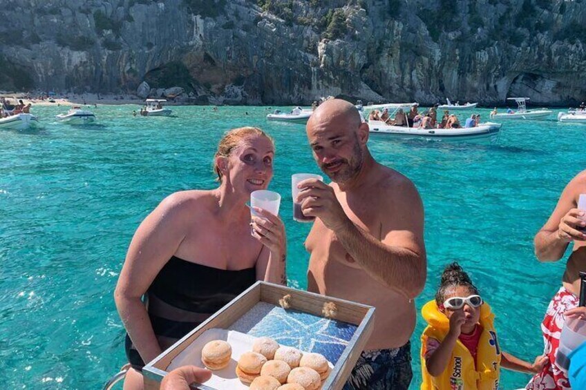 Gulf of Orosei Speedboat Trip with Aperitif from Cala Gonone
