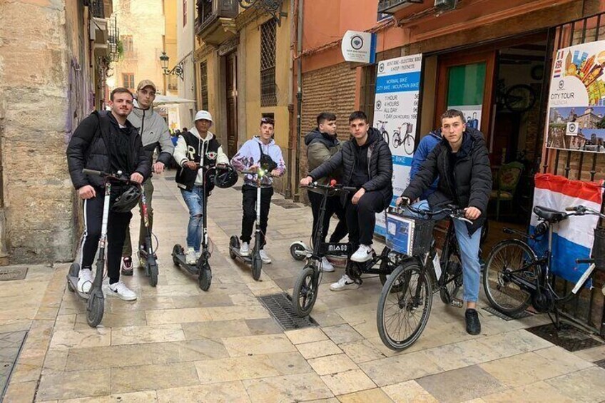 Rental of Bicycles and Scooters to walk around Valencia