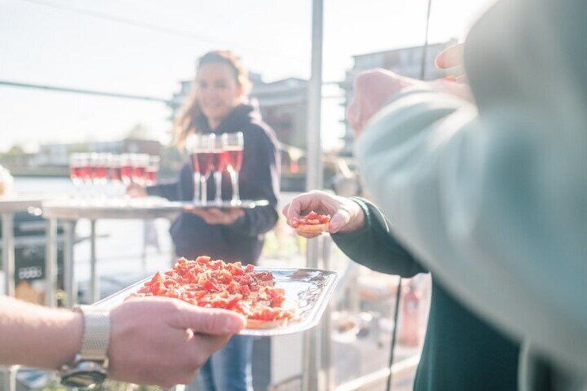 Private BBQ Cruise Tour at Lake Paterswoldsemeer With Drinks