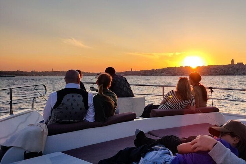 Sunset cruise Istanbul