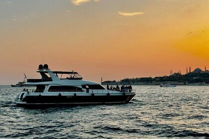 Istanbul Sunset Yacht Cruise on the Bosphorus