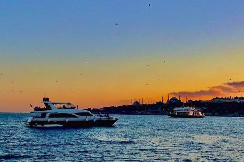 Istanbul Sunset Yacht Cruise on the Bosphorus