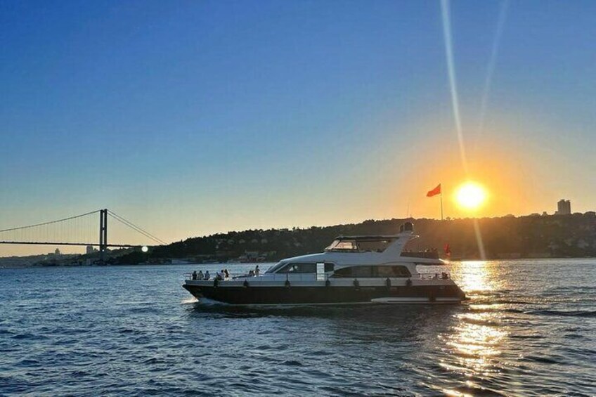 Istanbul Sunset Yacht Cruise on the Bosphorus