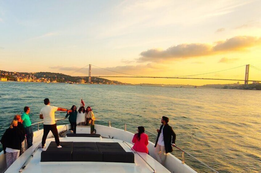 Istanbul Sunset Yacht Cruise on the Bosphorus