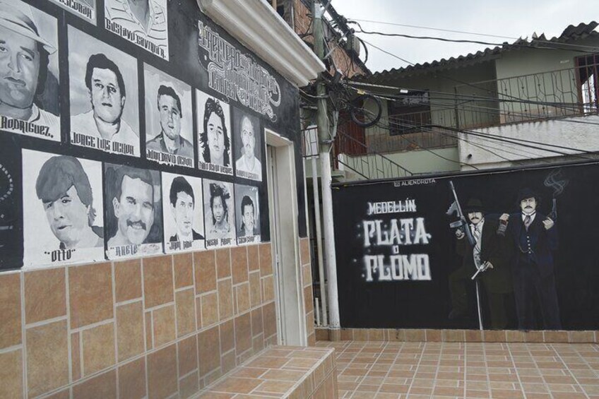 Half-day Private Historical Tour in Pablo Escobar with Cable Car