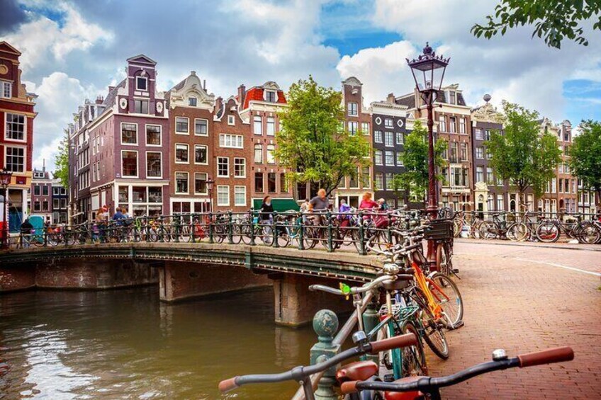 Private transfer from Bruges to Amsterdam, 2h Stop in Utrecht